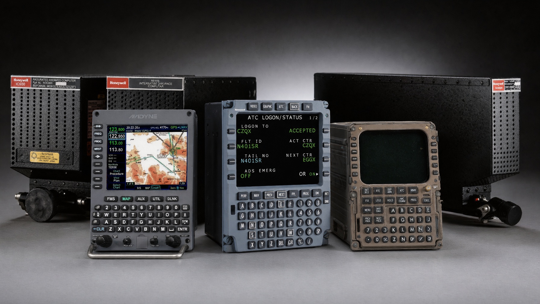 Transpondeurs, TCAS, radios VHF/HF & systèmes de navigation